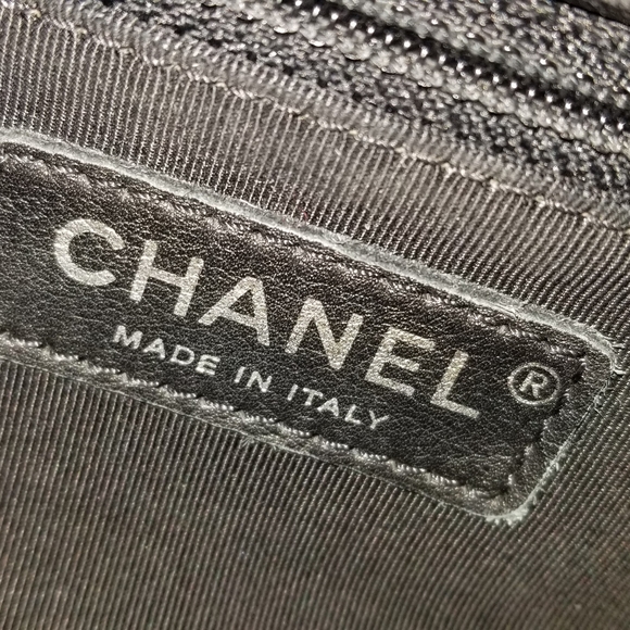 Traded Chanel Boy Bag New Medium Lambskin - Picture 6 of 16